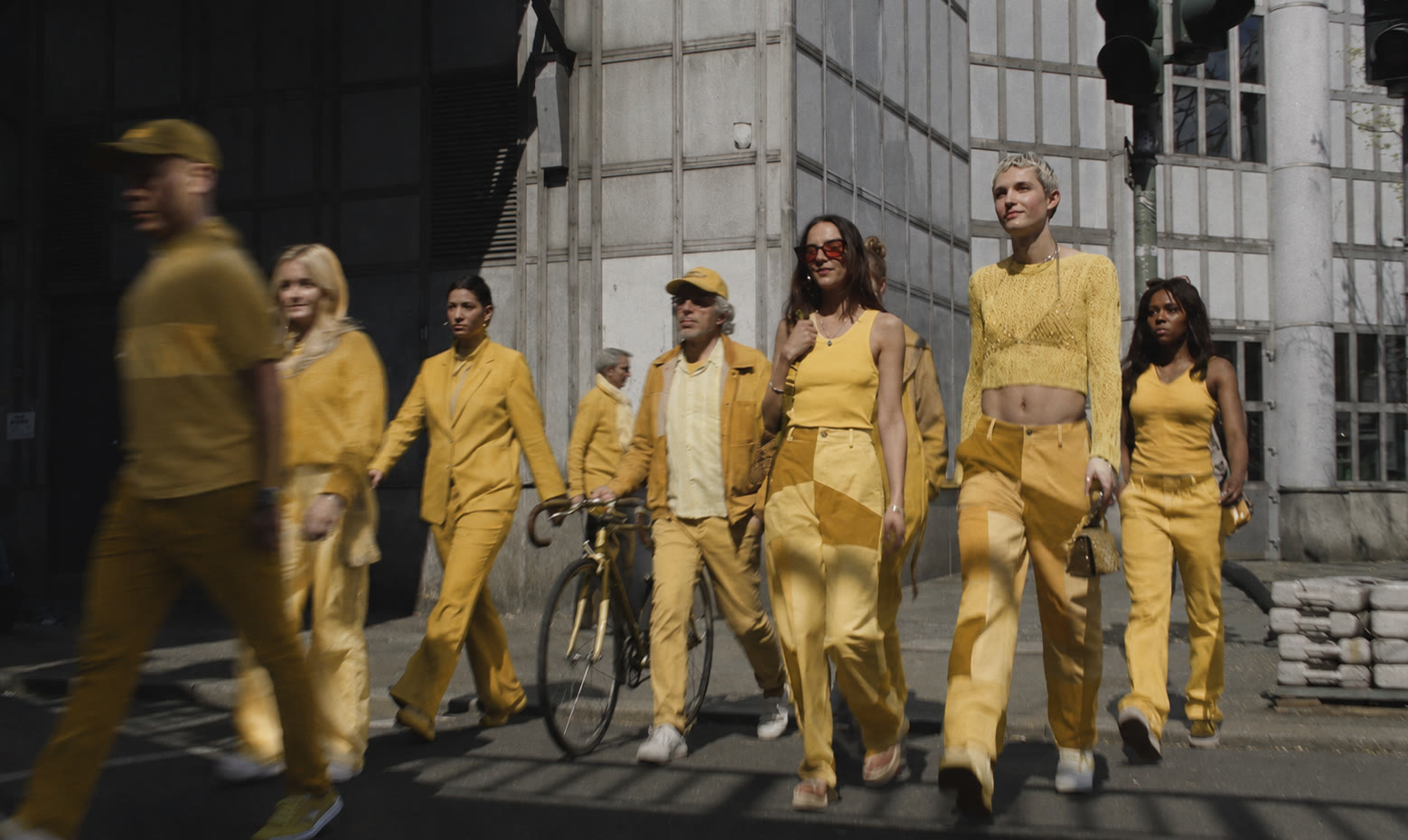 Yellow crowd II